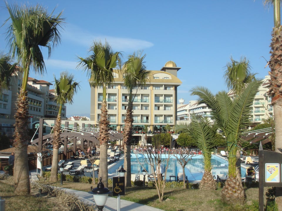 Blick von der Strandpromenade Aydinbey Kings Palace & Spa