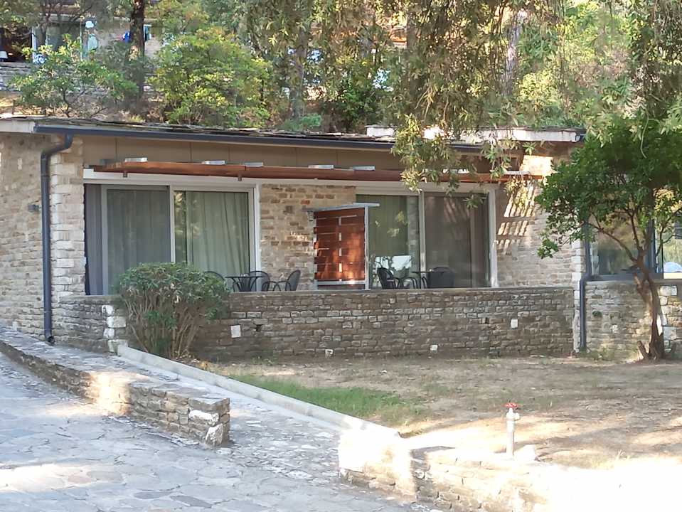 Außenansicht Hotel Makryammos Bungalows