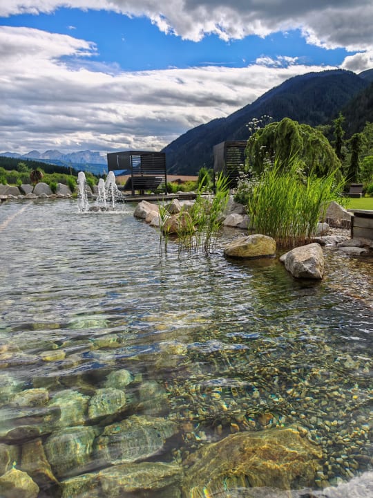 Pool FONTIS luxury spa lodge