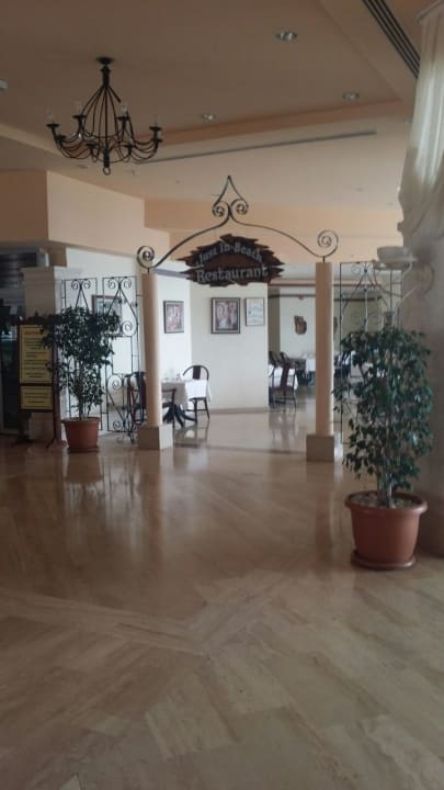 Restaurant Aska Hotel Just in Beach