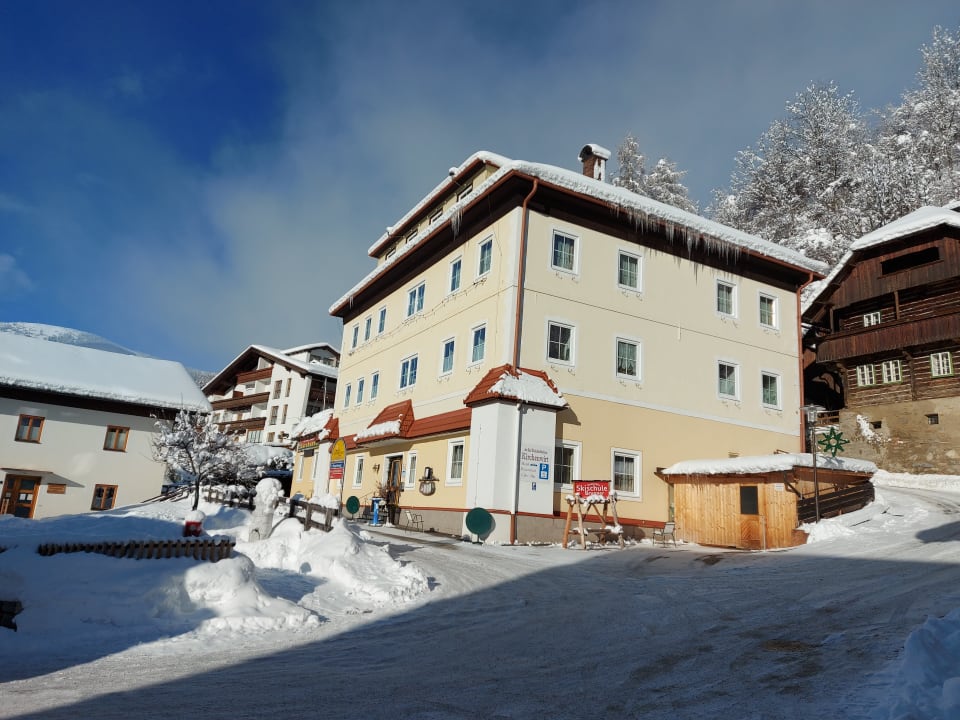 Außenansicht Hotel Kirchenwirt