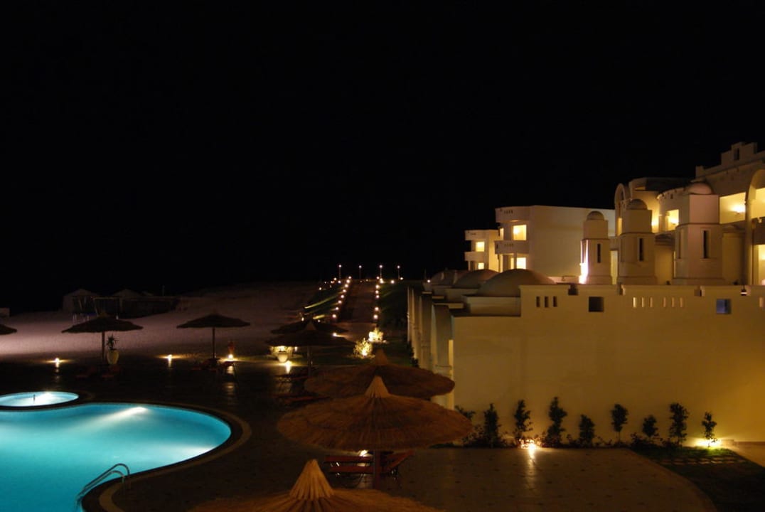 Pool bei Nacht Coral Sun Beach