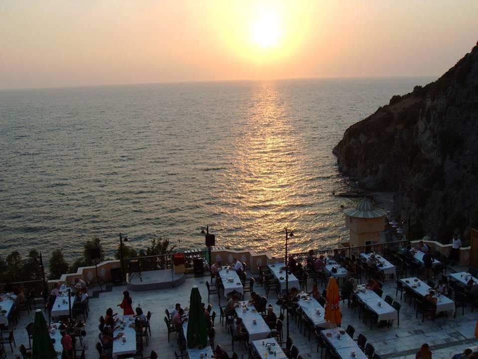 Abendessen Außenrestaurant Ladonia Hotels Adakule