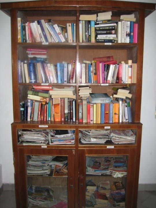 "Bibliothek" Embudu Village