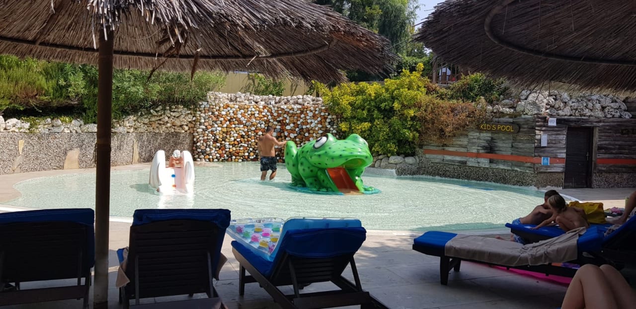 Pool Club Grand Aqua