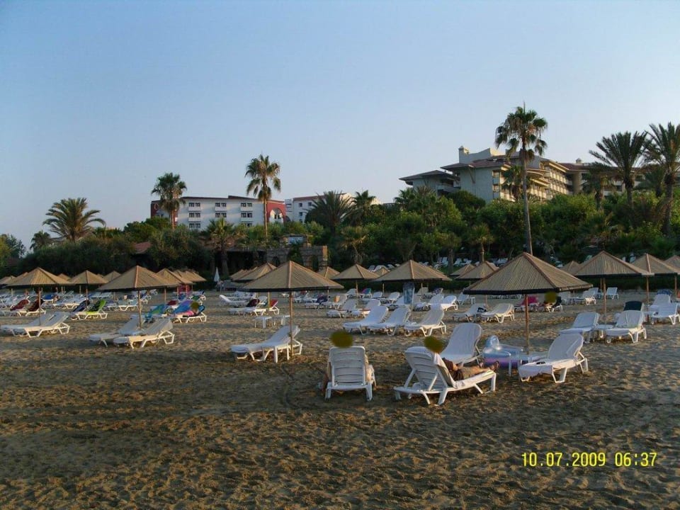 Strand am frühen Morgen Hotel Defne Garden