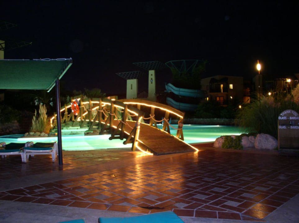 Pool bei Nacht Limak Limra Hotel & Resort