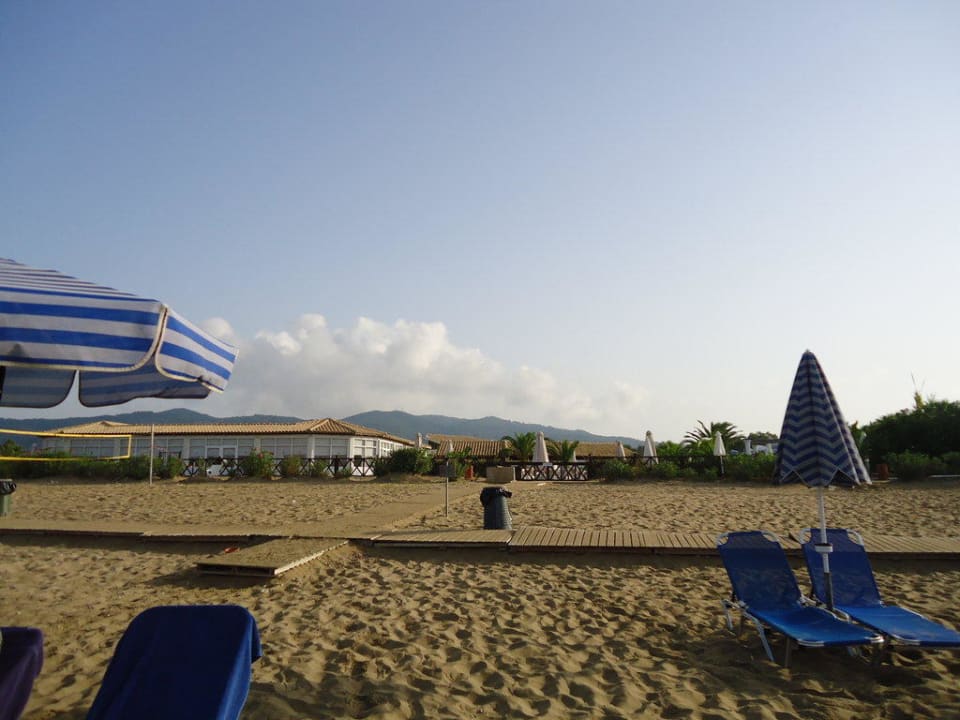 Blick zur Bar Sandy Beach Resort