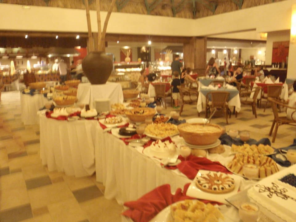 Dessert  Dominikanisches Büffet Dreams La Romana Resort & Spa