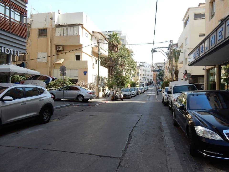Die Straße vor dem Hotel Hotel Gilgal