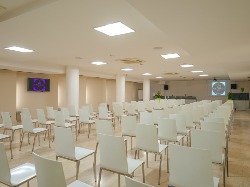 Sonstiges Pisa Tower Plaza