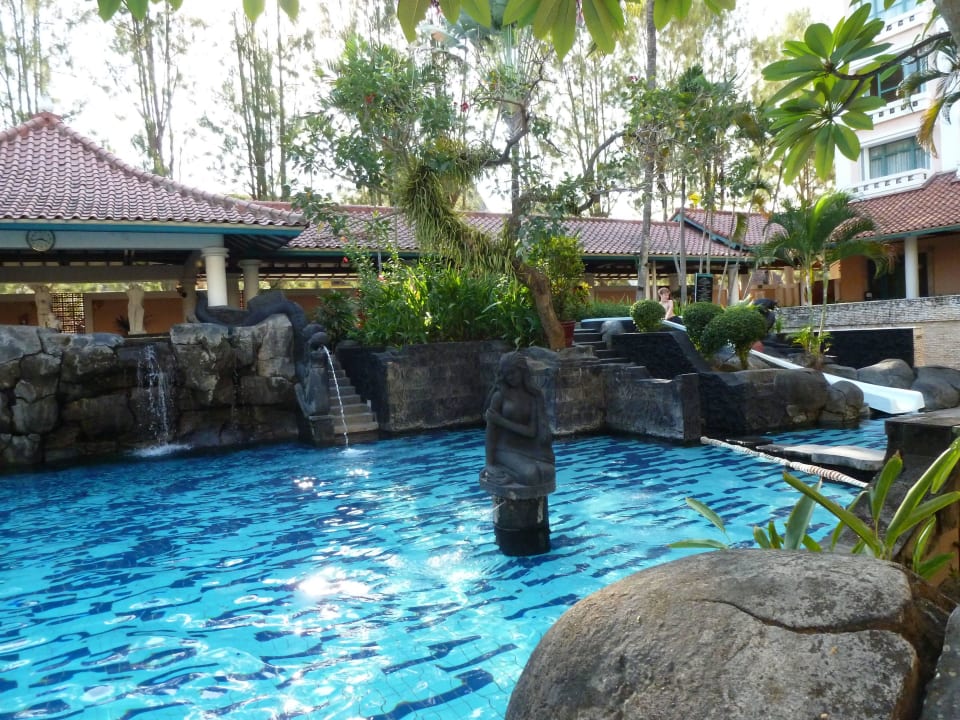 Pool Melia Purosani Yogyakarta