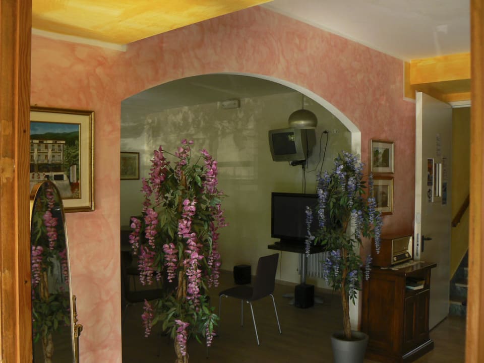 Publicviewing Ecke Hotel Rosmari