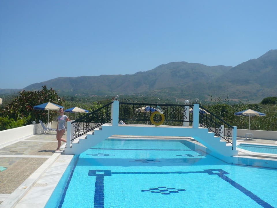 Pool Vantaris Garden Vantaris Garden