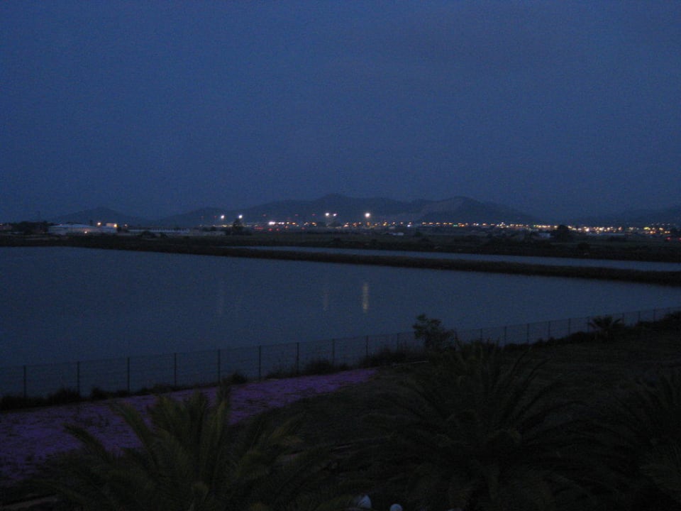 Flughafen bei Nacht Grand Palladium Select Palace Ibiza