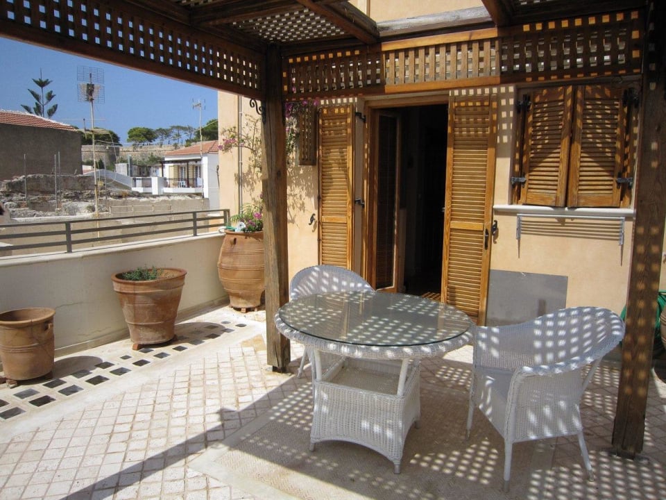 Bigger balcony of Penthouse Suite Brown Avli Lounge Apartments