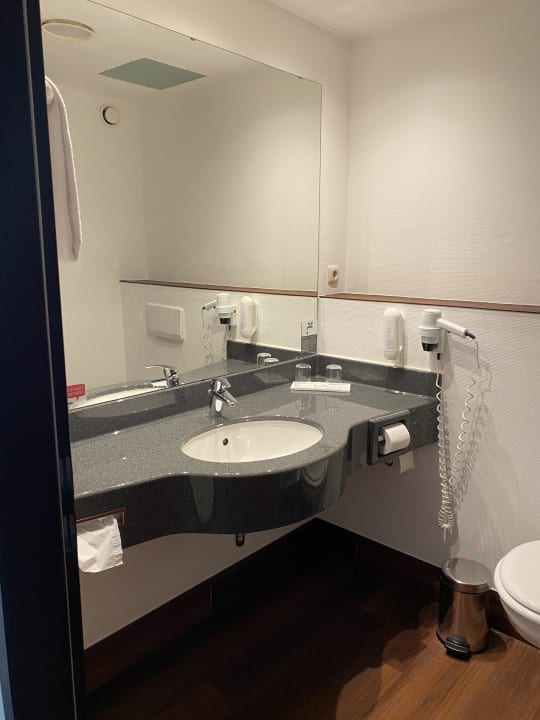 Zimmer H+ Hotel Hannover