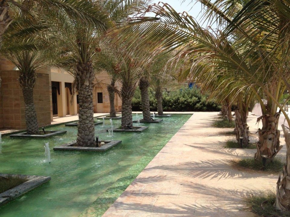Zwischen Hotel und Strand Rixos Al Mairid Ras Al Khaimah