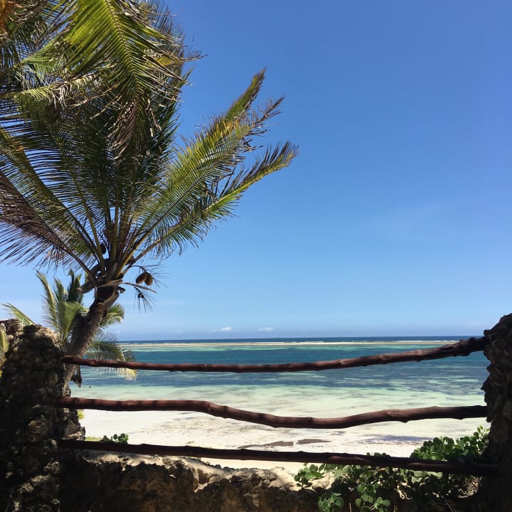Meerblick von der Liege aus Bahari Beach Hotel