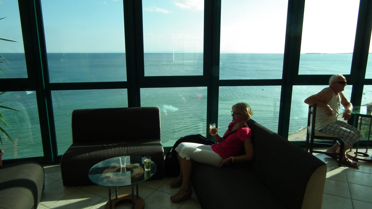 Widok z lobby Paradise Beach Hotel