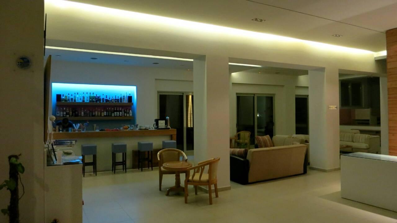 Der erste blick vom ineren des Hotels Matala Bay Hotel & Apartments