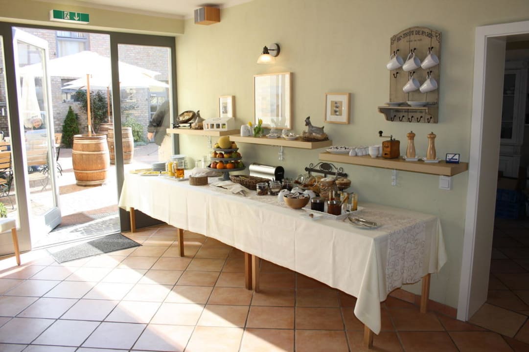 Noch nicht ganz vollständiges Frühstücksbüffet Hotel Kleine Residenz am Schloss