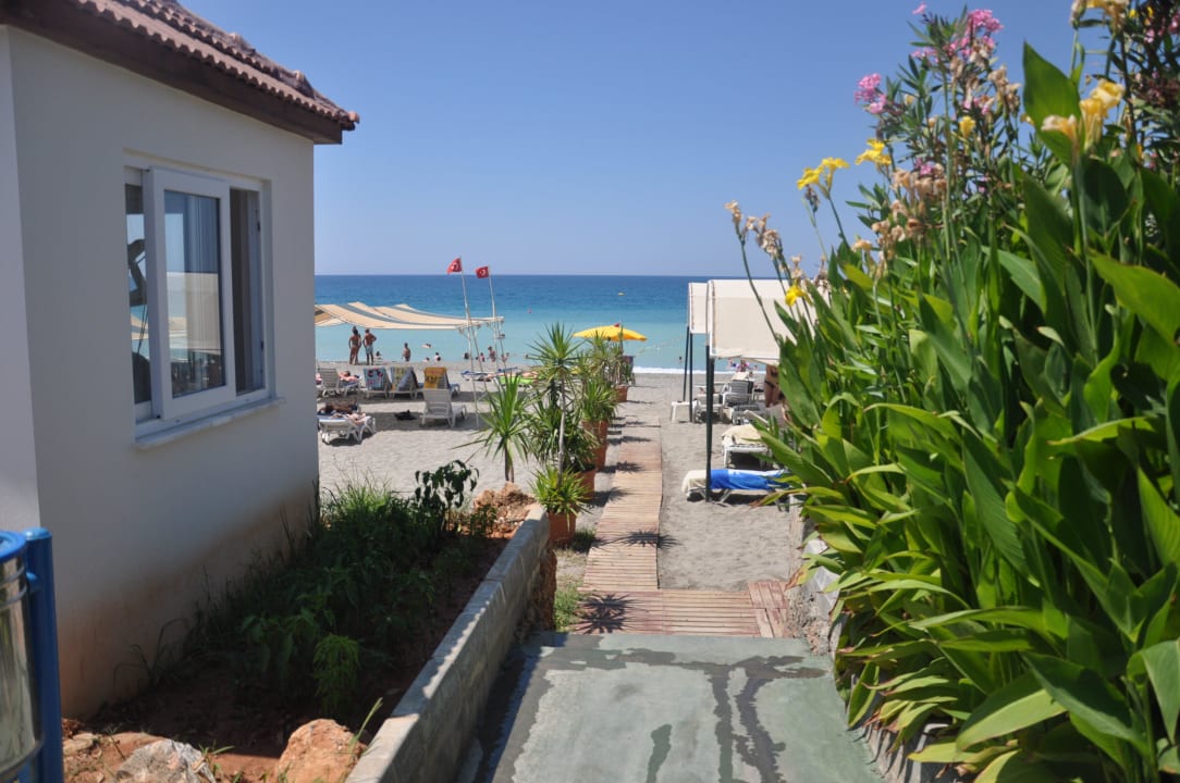 Strand-Weg Hotel Club Paradiso