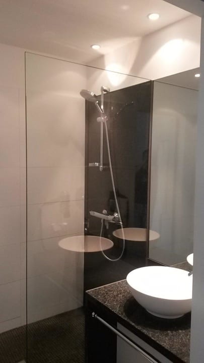 Schönes, kleines Bad Motel One Wien Westbahnhof