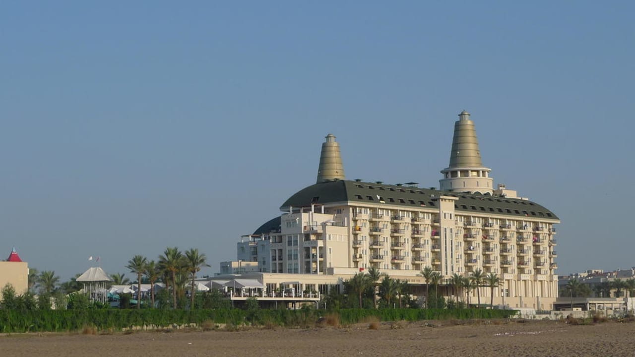 Vom Strand aus gesehen Hotel Delphin Diva