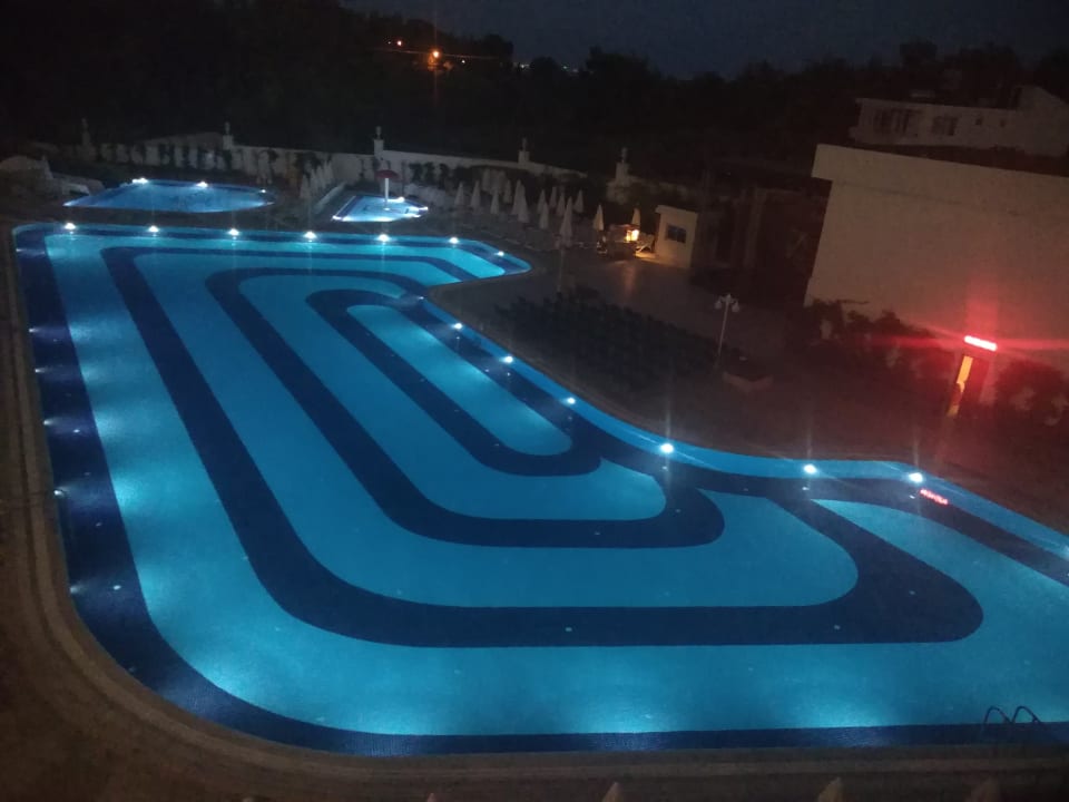 Pool Oz Hotels Sui Resort