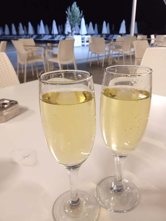 Lobby Gold Island Selected