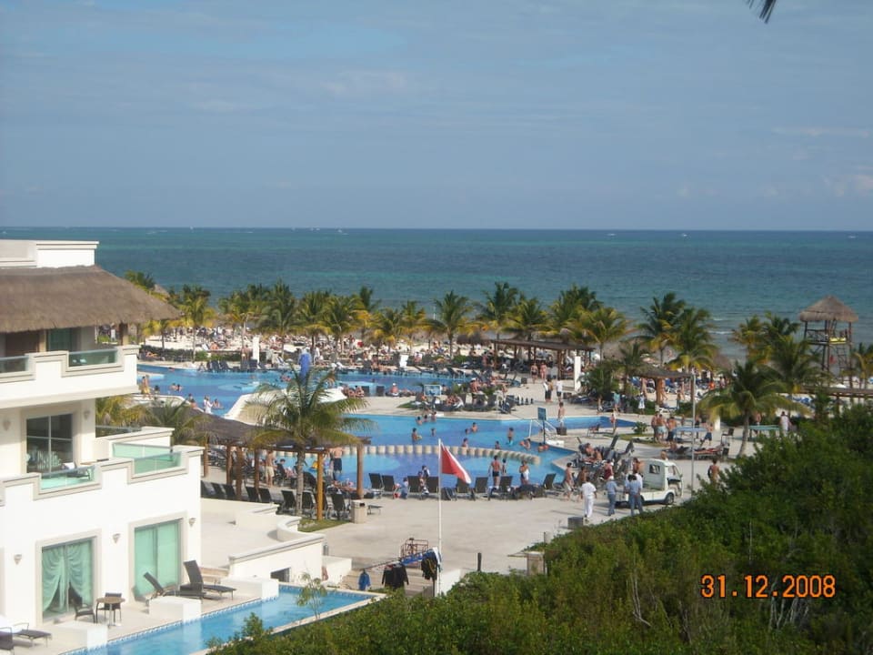 Blue Bay Grand Esmeralda BlueBay Grand Esmeralda