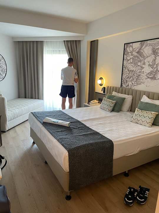 Zimmer Side Breeze Hotel