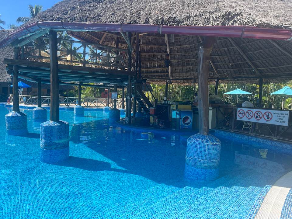 Pool Ocean Paradise Resort & Spa