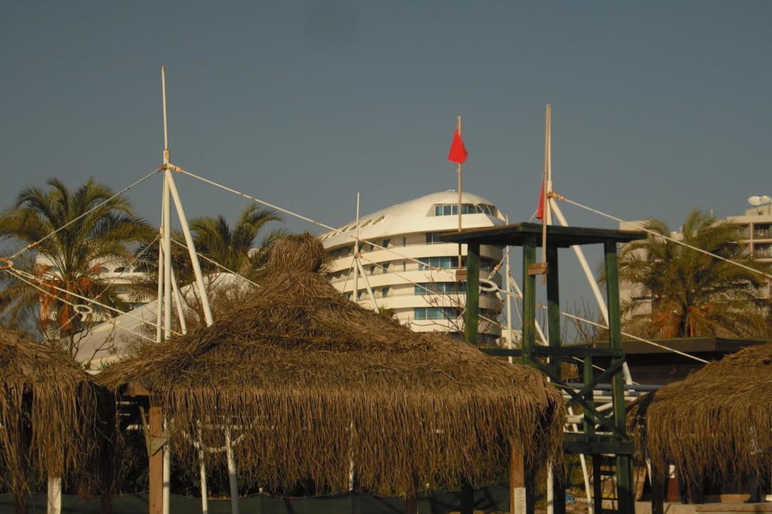 Blick vom Strand aus  Concorde De Luxe Resort