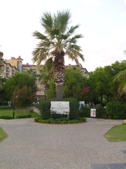 Eingang vom Strand Bella Resort & Spa
