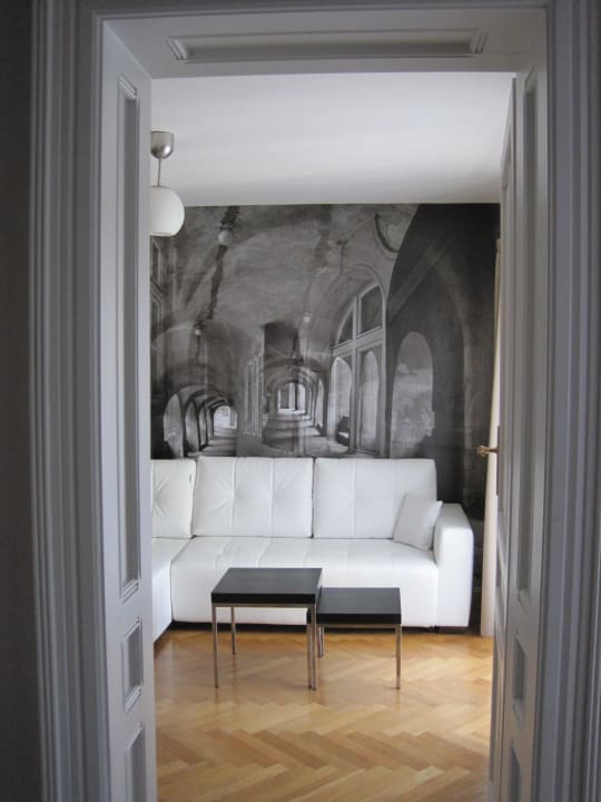 Blick ins Wohnzimmer Prague Holiday Apartments