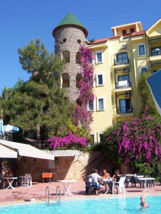 Wie ein Dornröschenschloß Dosi Hotel