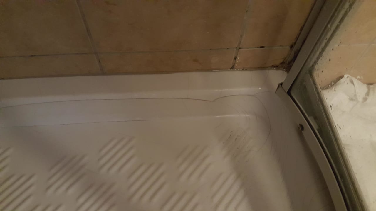 Duschen kaputt. Läuft aus Sun Beach Park & Spa