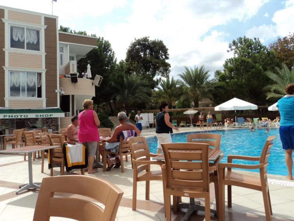 Morgengymnastik am Pool Club Sidelya Hotel