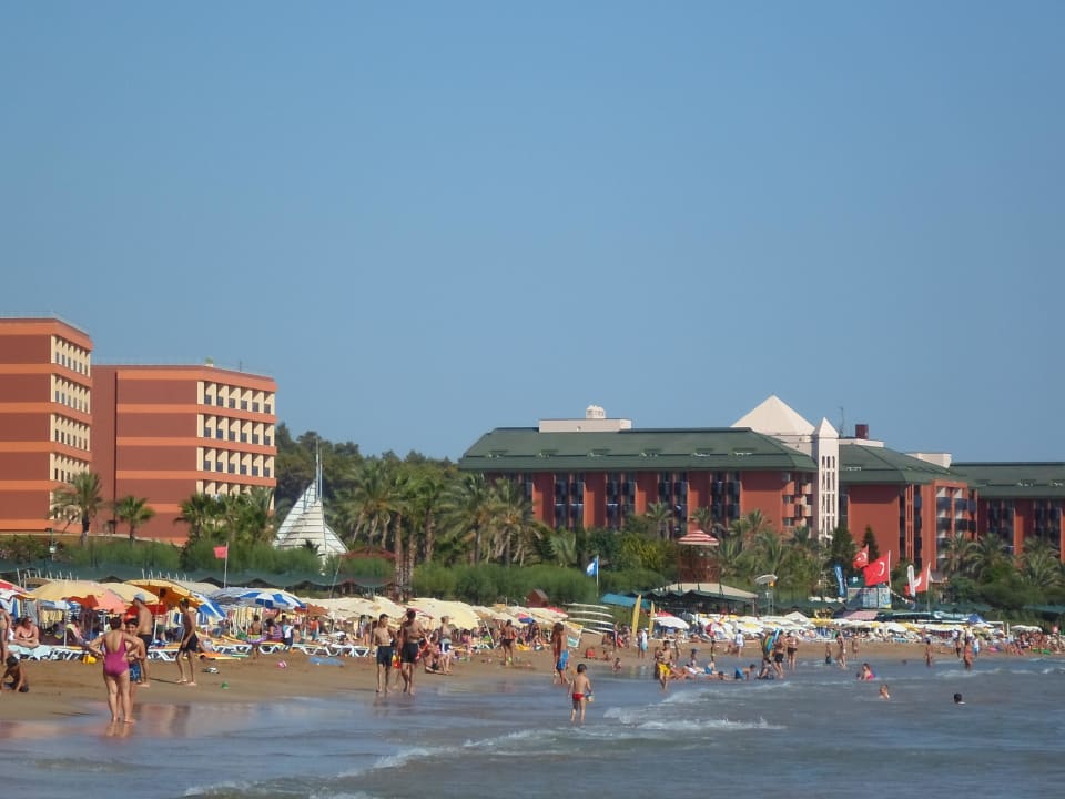 Пляж отеля Aska Bayview Resort