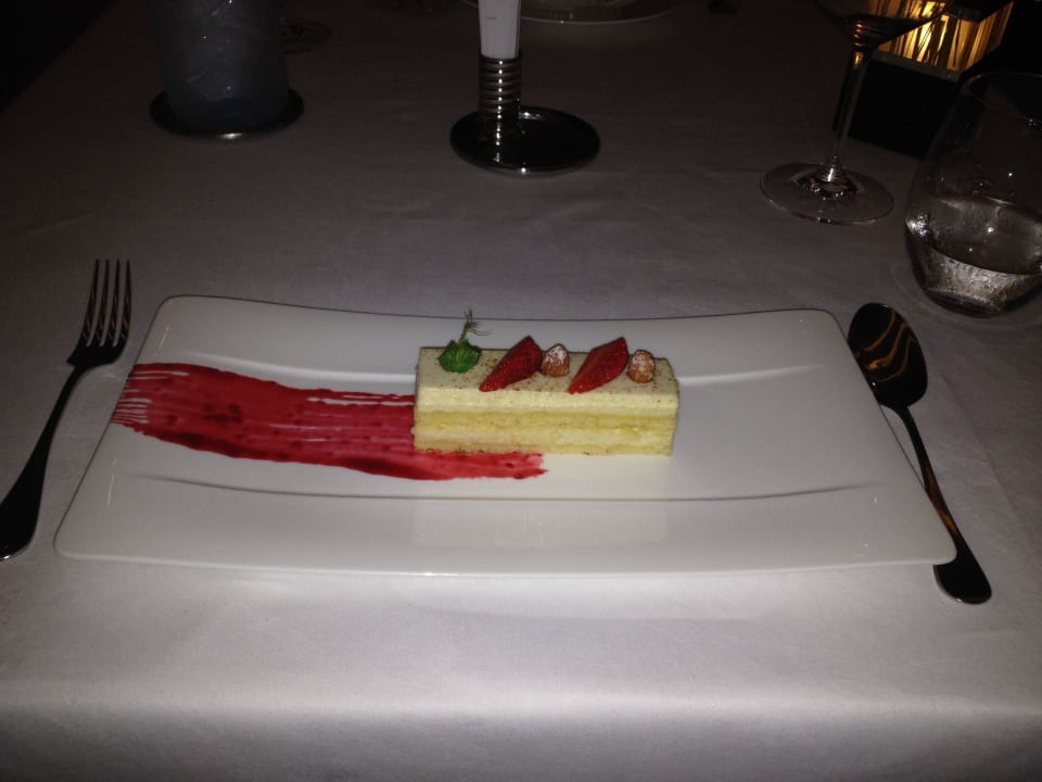 Dessert im Porterhouse Restaurant Sofitel Dubai The Palm Resort & Spa