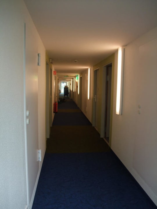 Blick vom Zimmer über den Hotelflur ibis budget Hotel Essen Nord