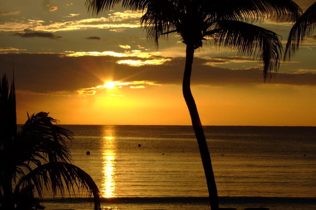Sonnenuntergang am Strand Hotel Riu Palace Tropical Bay