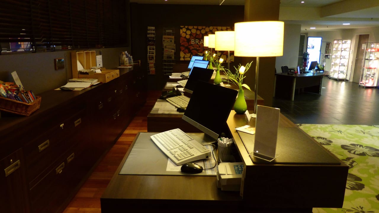 Rezeption Hotel Tulip Inn Düsseldorf Arena