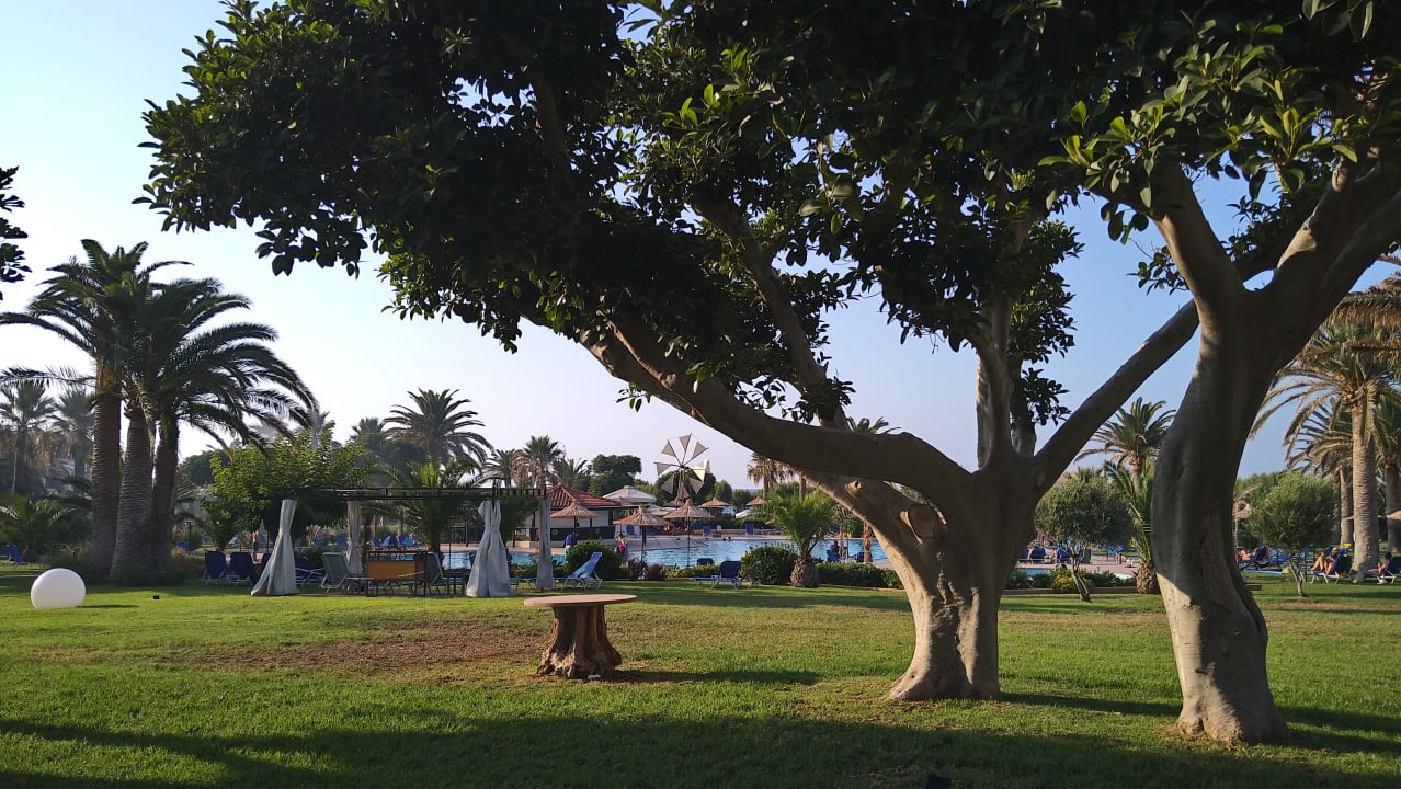 Gartenanlage Anissa Beach & Village