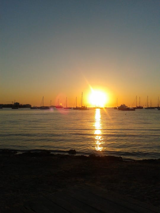 Sonnenuntergang am Hotel Strand Hotel Osiris