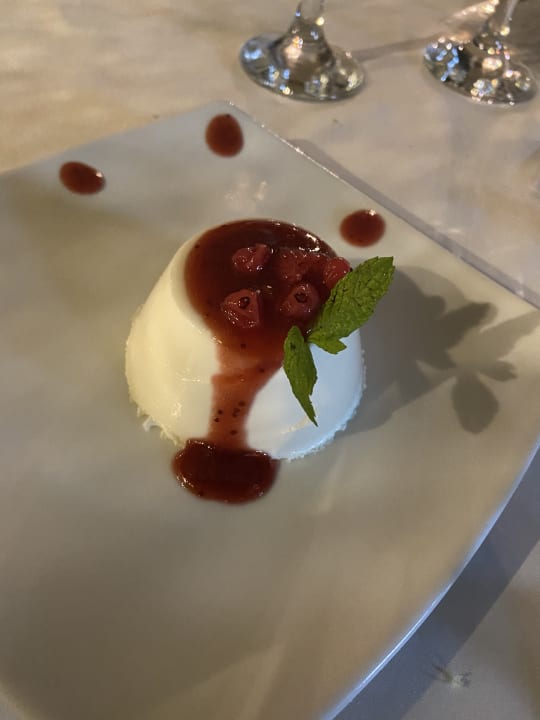 Gastro Anissa Beach & Village