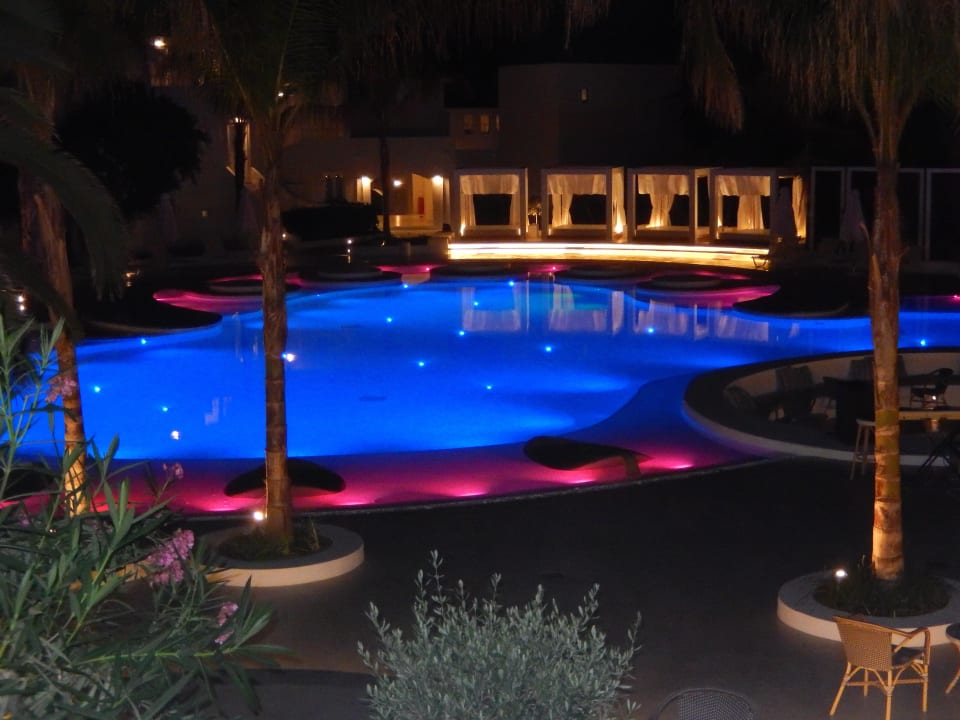 Pool bei Nacht Caramel A Grecotel Resort To Live