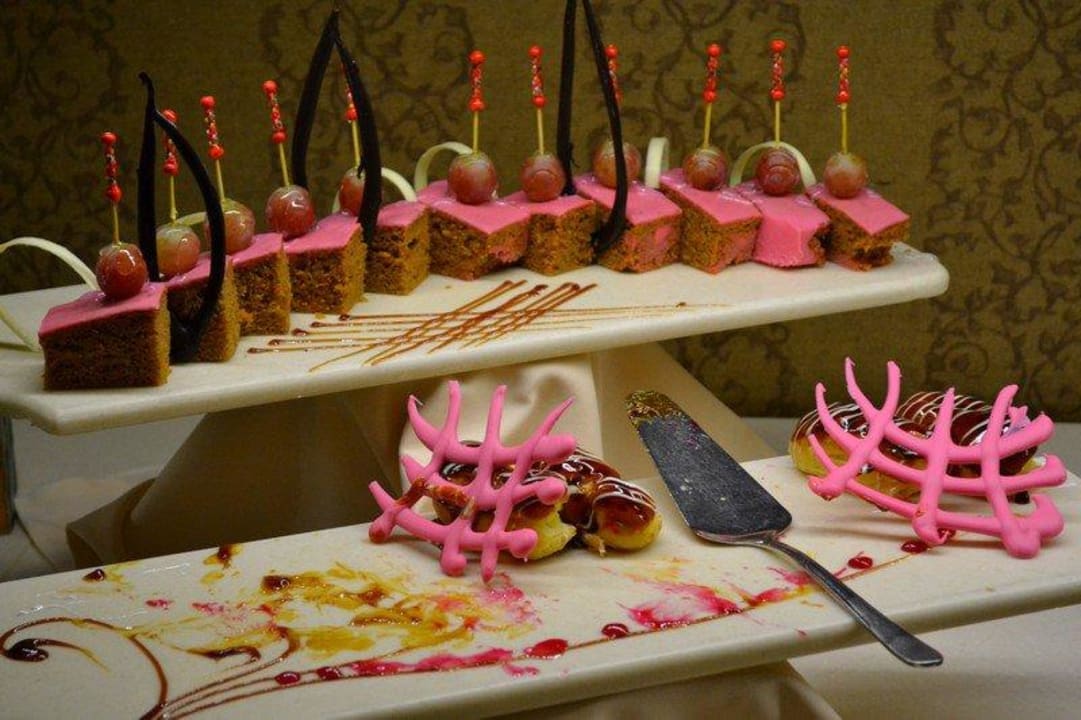Kuchen Hotel Royal Dragon